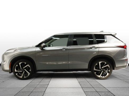 Used 2023 Mitsubishi Outlander SE FWD image 4