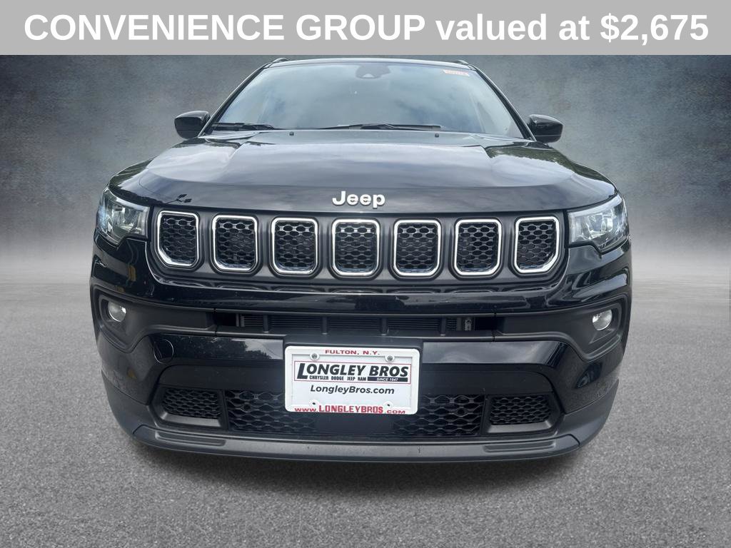 Used 2023 Jeep Compass Latitude w/ Convenience Group AWD/4WD image 2
