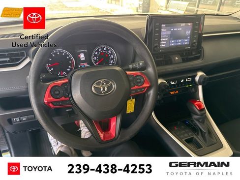 Used 2022 Toyota RAV4 LE AWD/4WD image 19