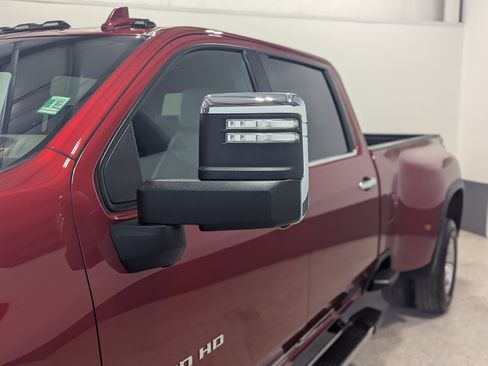 Used 2025 Chevrolet Silverado 3500 LTZ w/ LTZ Plus Package AWD/4WD image 7