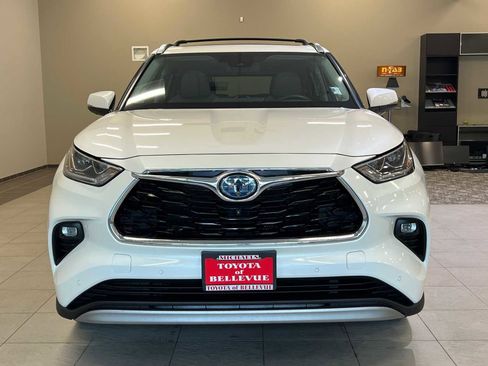 Certified 2020 Toyota Highlander Limited Platinum image 8