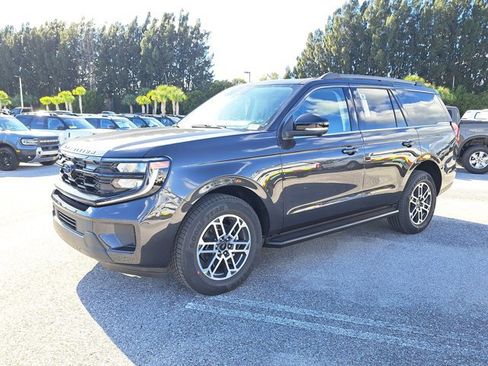 New 2026 Ford Expedition Active image 4