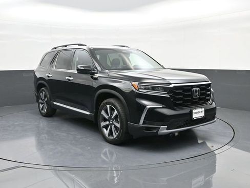 Used 2024 Honda Pilot Touring image 22