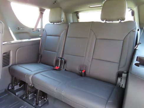 New 2026 Chevrolet Suburban LT w/ Comfort Package AWD/4WD image 29