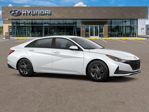 New 2023 Hyundai Elantra Blue image 10