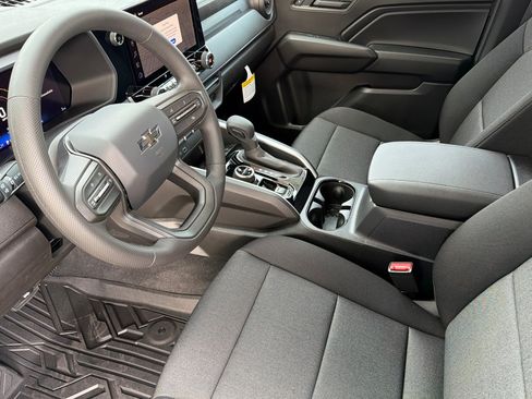 New 2026 Chevrolet Colorado Trail Boss w/ Midnight Edition AWD/4WD image 7