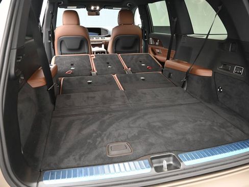 Used 2025 Mercedes-Benz GLS 450 4MATIC image 9