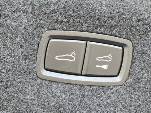 Used 2023 Audi e-tron GT Premium Plus w/ Performance Package image 31