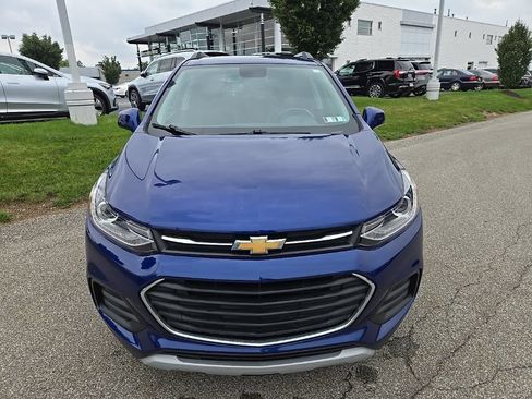 Used 2017 Chevrolet Trax LT w/ LT Convenience Package AWD/4WD image 11