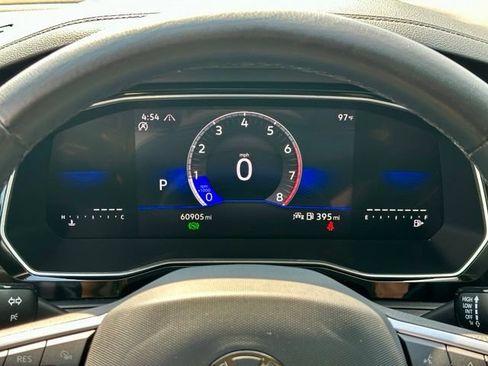 Used 2024 Volkswagen Jetta SE w/ Panoramic Sunroof Package FWD image 32