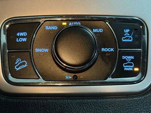 Used 2019 Jeep Grand Cherokee High Altitude AWD/4WD image 31