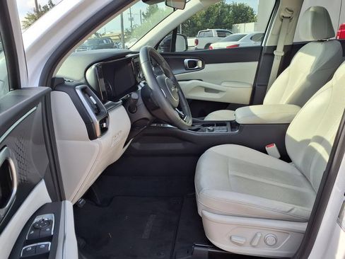 Used 2023 Kia Sorento S w/ Panoramic Sunroof Package FWD image 11