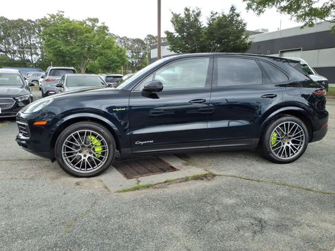 Used 2023 Porsche Cayenne Platinum Edition AWD/4WD image 9