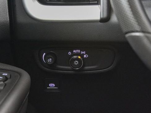 Used 2023 GMC Terrain SLE w/ Elevation Edition FWD image 23