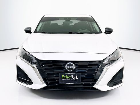 Used 2024 Nissan Altima 2.5 S image 2