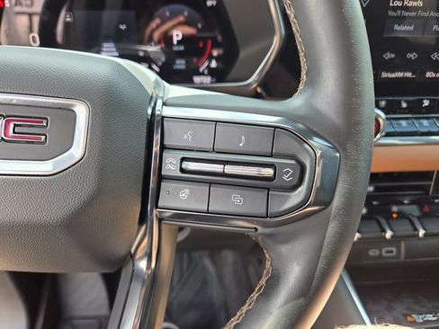 Used 2024 GMC Canyon AT4 w/ AT4 Premium Package AWD/4WD image 32