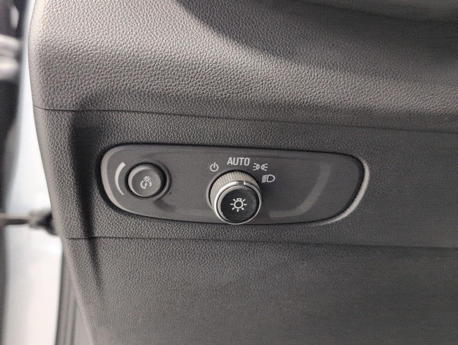 Used 2023 Buick Envision Preferred w/ Sport Touring Package AWD/4WD image 10