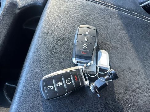 Certified 2022 RAM 1500 Laramie image 33