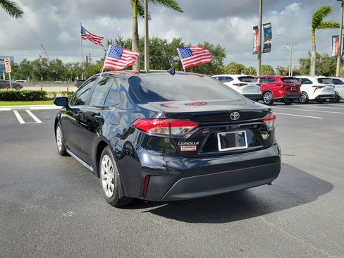 Used 2025 Toyota Corolla LE FWD image 9