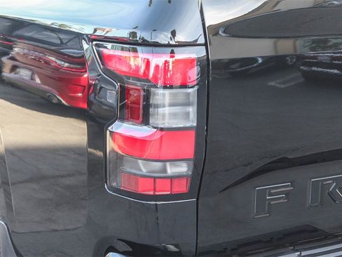 Used 2023 Nissan Frontier SV w/ Midnight Edition Package image 7