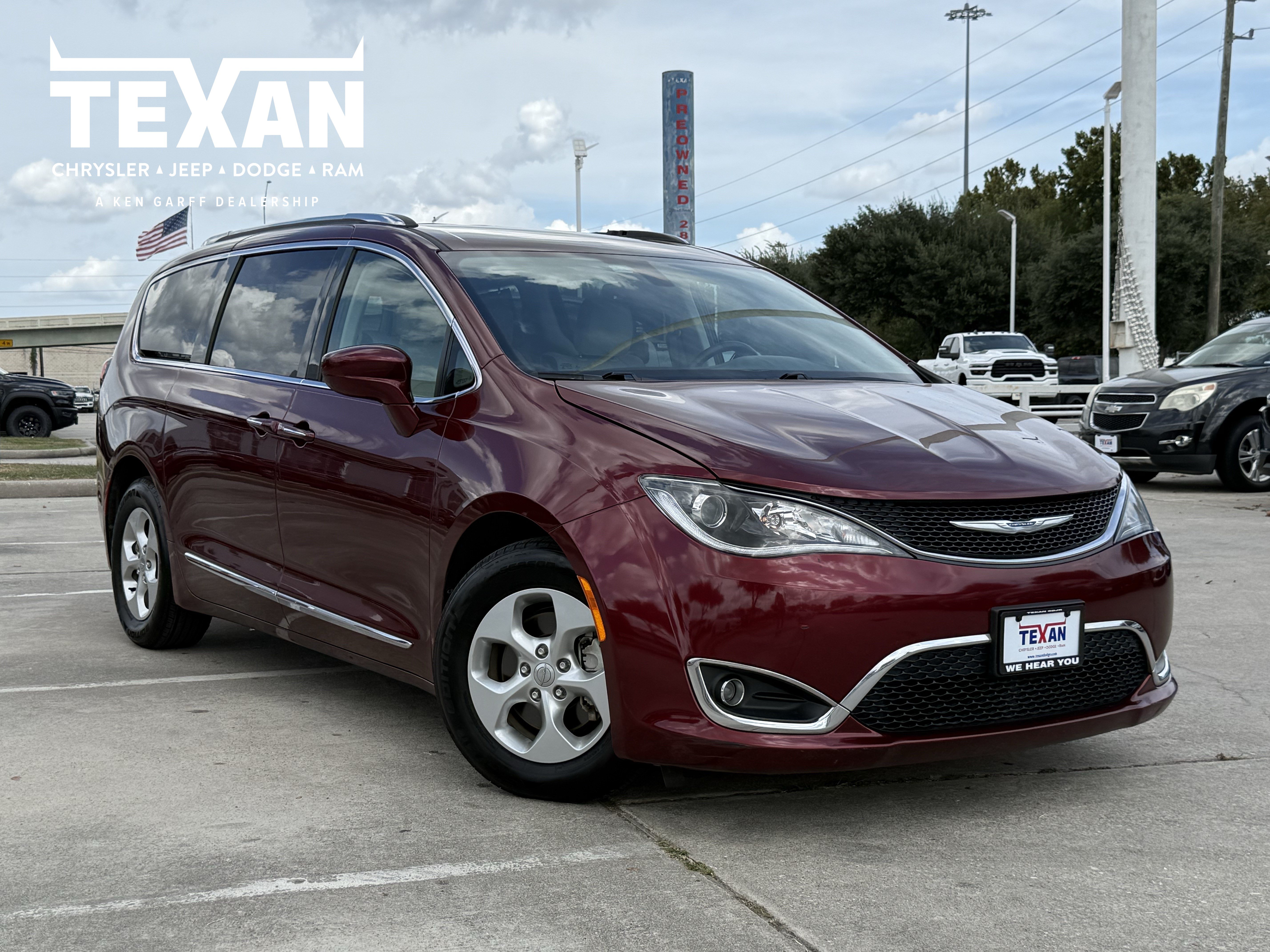 Used 2017 Chrysler Pacifica Touring-L Plus FWD image 1