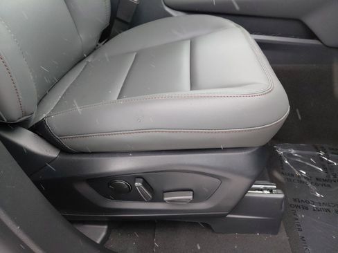 New 2026 Ford Explorer Active w/ Active Comfort Package image 17