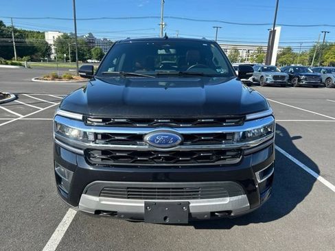 Used 2022 Ford Expedition Limited AWD/4WD image 2