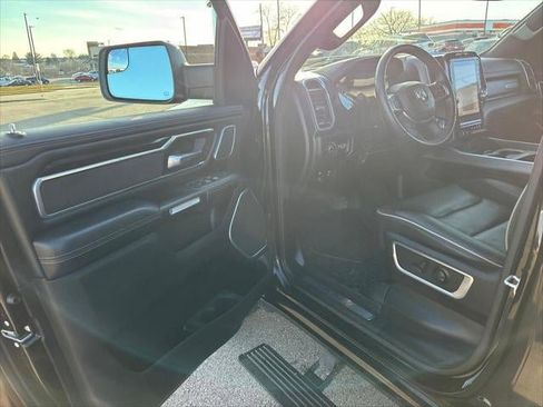 Used 2022 RAM 1500 Laramie AWD/4WD image 11