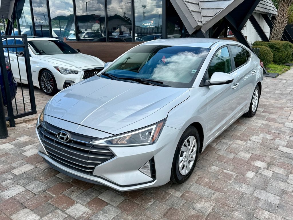 Used 2019 Hyundai Elantra SE w/ Cargo Package FWD image 3