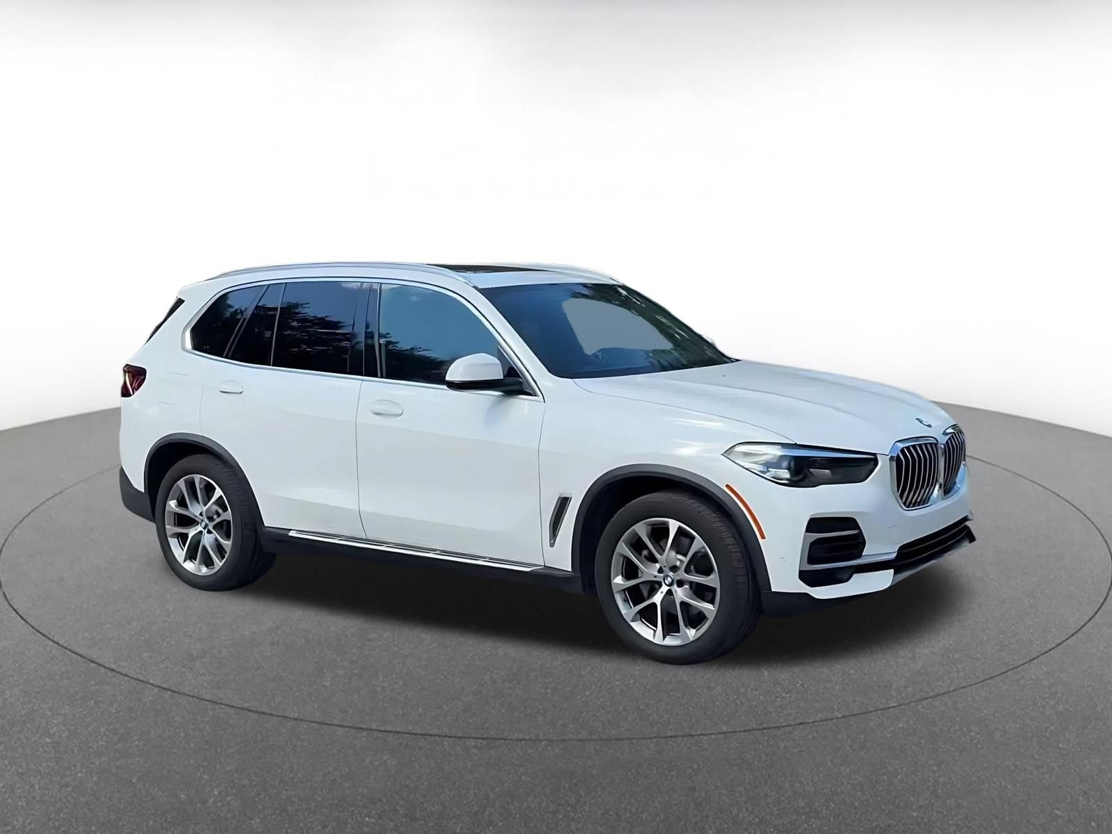 Used 2023 BMW X5 sDrive40i w/ Premium Package RWD image 2