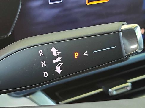 Used 2024 Chevrolet Equinox EV LT FWD image 21