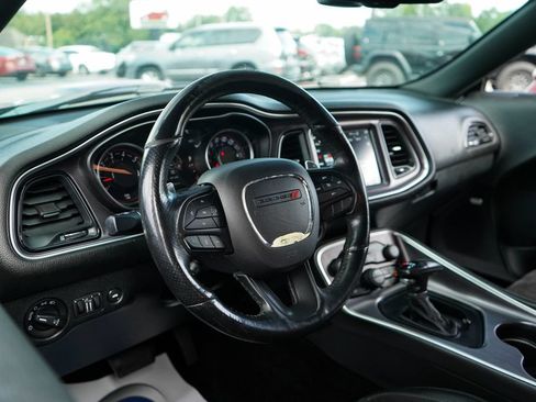 Used 2018 Dodge Challenger R/T Scat Pack RWD image 5