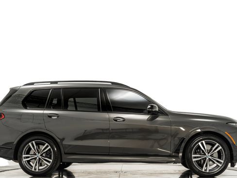 Used 2025 BMW X7 M60i image 2