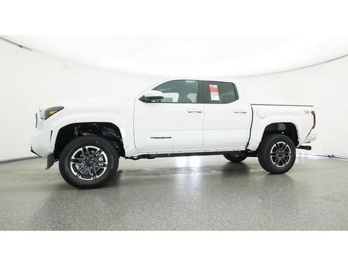 New 2025 Toyota Tacoma TRD Sport image 18