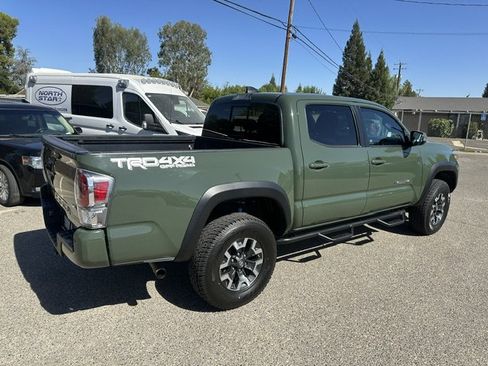 Used 2021 Toyota Tacoma TRD Off-Road w/ Technology Package AWD/4WD image 12