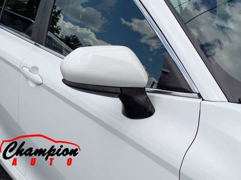 Used 2018 Toyota Camry FWD image 12