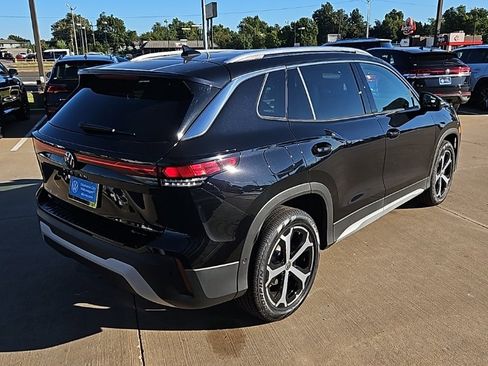 New 2025 Volkswagen Tiguan SE image 5