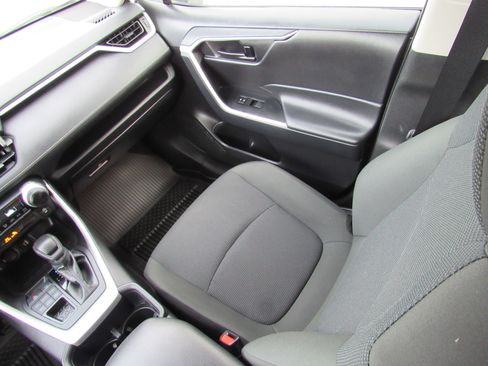 Used 2025 Toyota RAV4 LE image 34