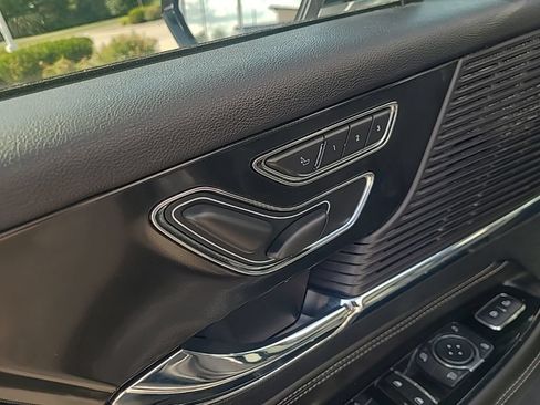 Used 2022 Lincoln Corsair AWD w/ Premium Package image 13