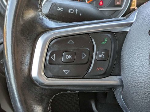 Used 2020 Jeep Wrangler Unlimited Sahara image 24