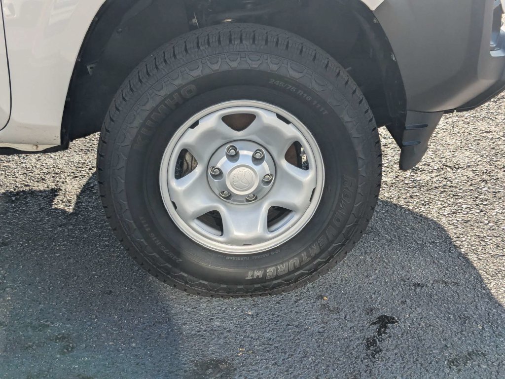 Used 2022 Toyota Tacoma SR RWD image 12