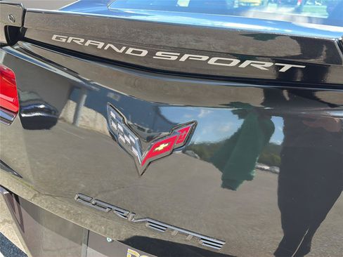 Used 2019 Chevrolet Corvette Grand Sport w/ Carbon Flash Badge Package RWD image 17