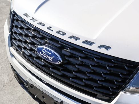 Used 2019 Ford Explorer Sport w/ Equipment Group 401A AWD/4WD image 8