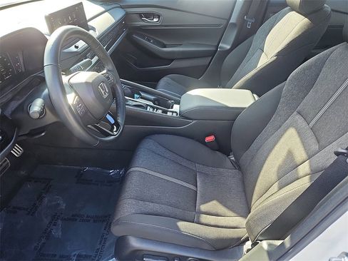 Used 2025 Honda Accord Sport image 29