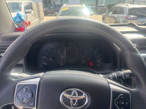 Used 2020 Toyota 4Runner SR5 Premium w/ Moonroof Package AWD/4WD image 11