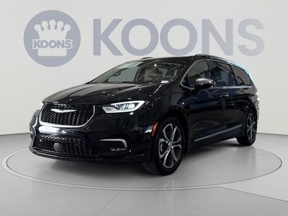 Used 2026 Chrysler Pacifica Pinnacle