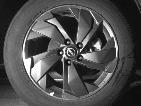 Used 2025 Nissan Rogue SV FWD image 16