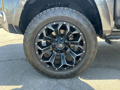 Used 2019 Toyota 4Runner SR5 AWD/4WD image 26