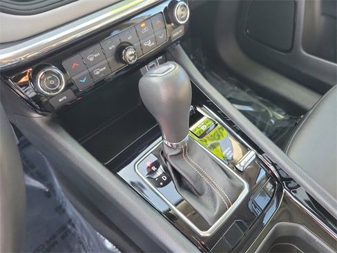 Certified 2022 Jeep Compass Limited image 30