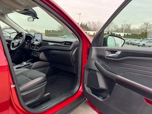 Certified 2022 Ford Escape SEL w/ SEL Stealth AWD Package image 12